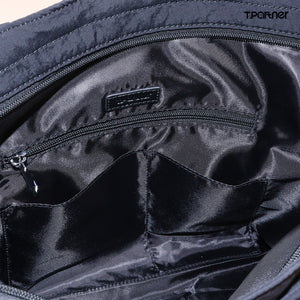 กระเป๋า Tote Easy Bag สีดำ ด้านในบุผ้าซาติน มีช่องซิปและช่องใส่ของ