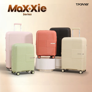 กระเป๋าเดินทางรุ่น MaXXie Series สีชมพู เขียว ส้ม ดำ และเบจ วางเรียงกัน