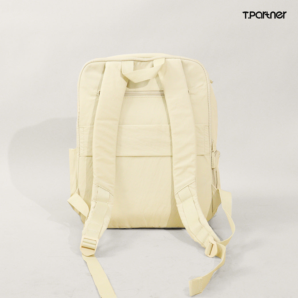 กระเป๋าเป้ Puffy Back Pack สีครีม ด้านหลัง