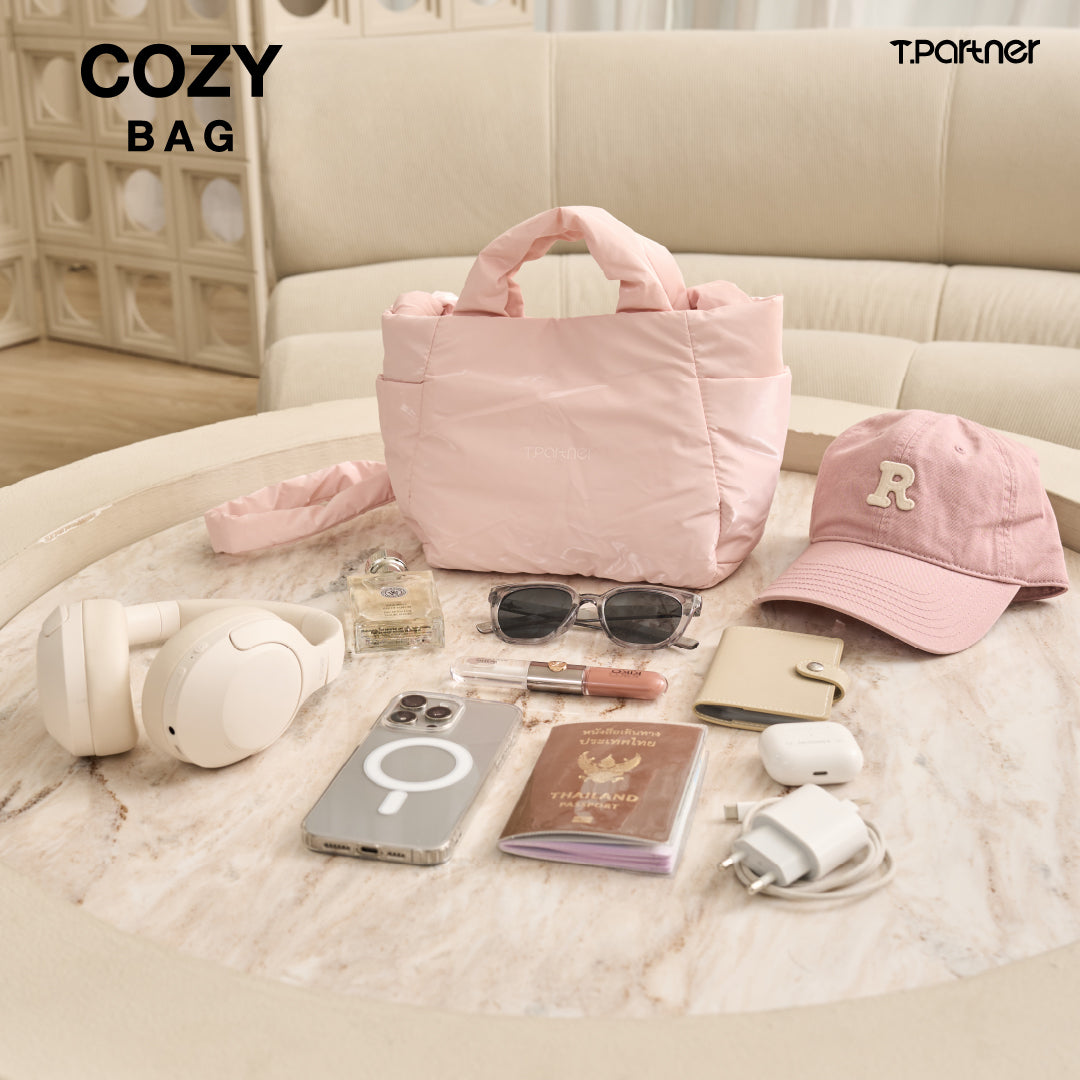 กระเป๋าสะพายไซส์มินิ Cozy Bag สีชมพูอ่อน พร้อมอุปกรณ์จัดเต็มสำหรับเดินทาง