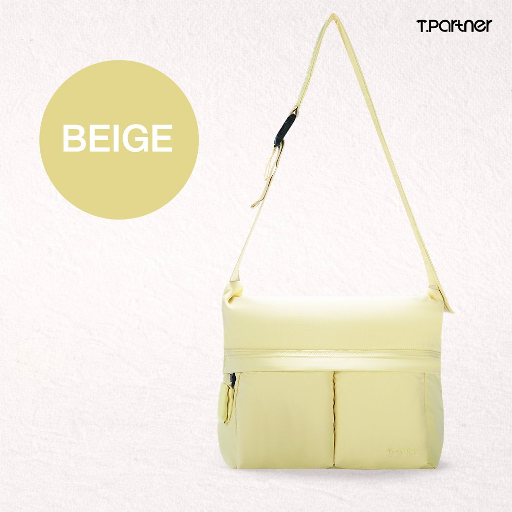 กระเป๋าสะพายข้างสีเบจดีไซน์ทันสมัย รุ่น All Day Tote Bag จาก T.Partner