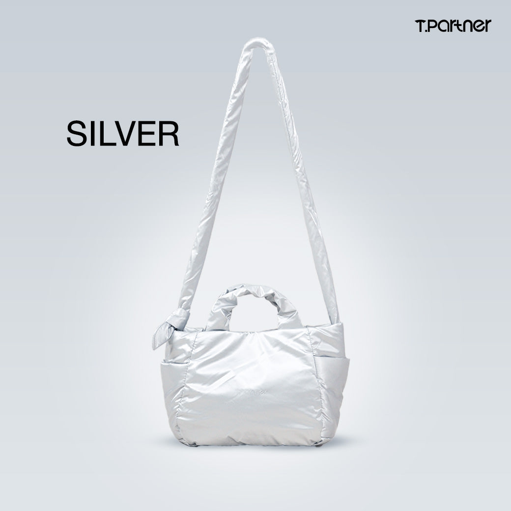 กระเป๋าสะพายข้างสีเงิน Cozy Bag ขนาดมินิ ดีไซน์พองฟู.