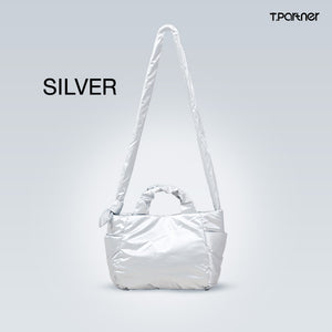 กระเป๋าสะพายข้างสีเงิน Cozy Bag ขนาดมินิ ดีไซน์พองฟู.