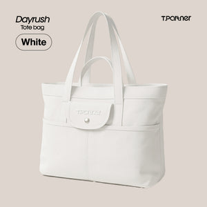 กระเป๋าโท้ท DayRush สีขาว ดีไซน์เรียบหรู พร้อมช่องใส่ของด้านนอก