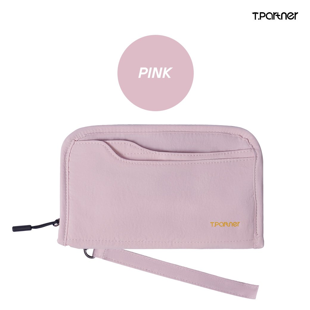 กระเป๋าใส่พาสปอร์ตสีชมพูอ่อน T.Partner พร้อมช่องใส่บัตรและสายคล้องมือ