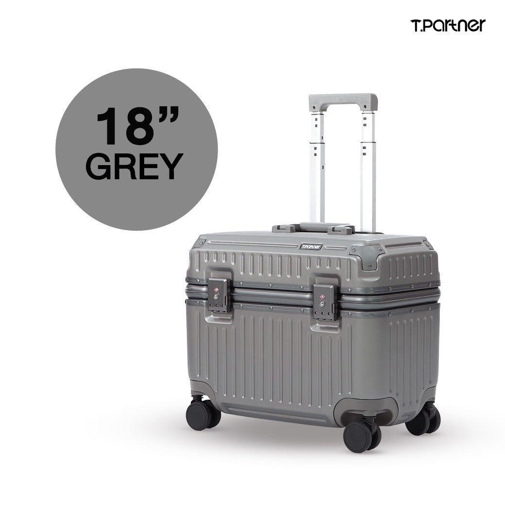 กระเป๋าเดินทาง Co-Pilot Cabin สีเทา ขนาด 18 นิ้ว ดีไซน์แข็งแรง พร้อมล้อลากและรหัสล็อค