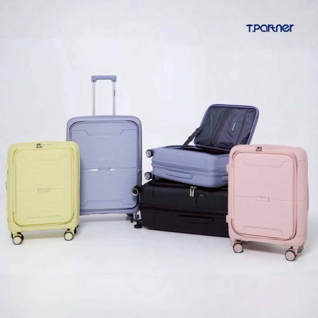 กระเป๋าเดินทางรุ่น Flip Series สีเหลืองอ่อน สีม่วงอ่อน สีดำ และสีชมพูอ่อน วางเรียงกัน