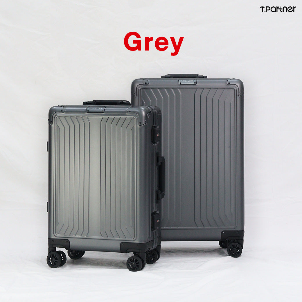 กระเป๋าเดินทางอลูมิเนียมสีเทา Platinum Aluminium Series สองขนาด