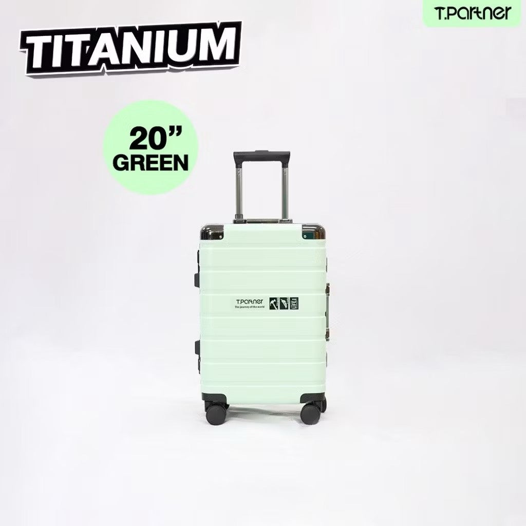 กระเป๋าเดินทาง Titanium Series สีเขียว ขนาด 20 นิ้ว ดีไซน์ทันสมัย