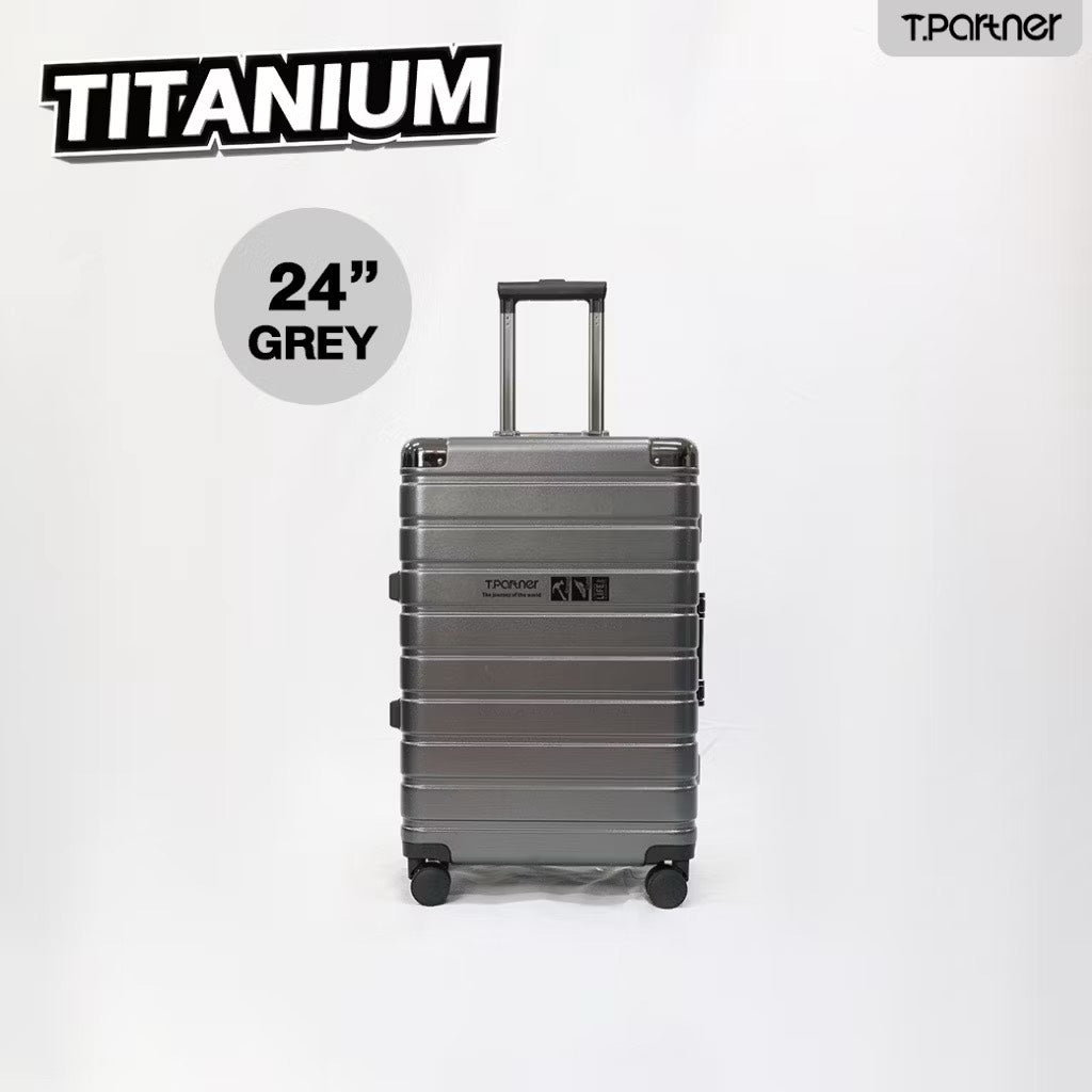 กระเป๋าเดินทาง Titanium Series ขนาด 24 นิ้ว สีเทา ดีไซน์ทันสมัย