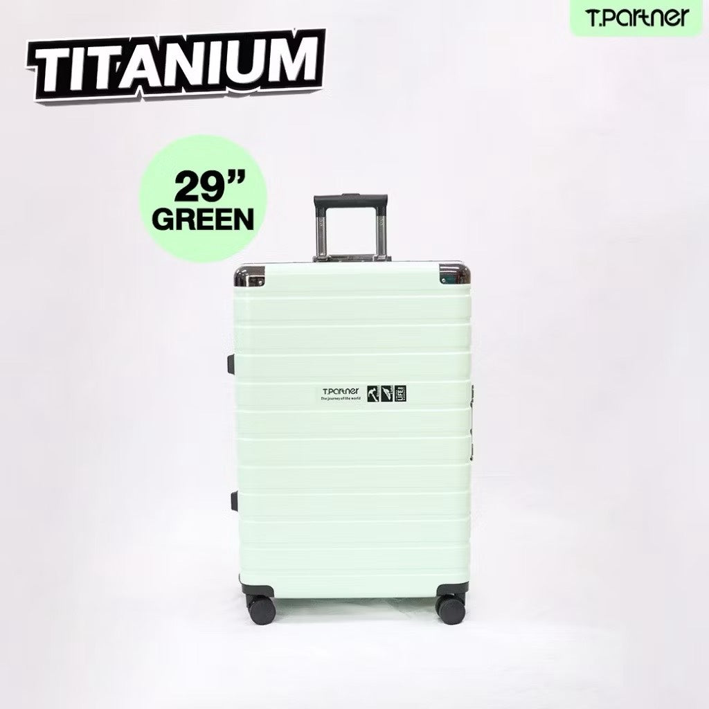 กระเป๋าเดินทาง Titanium Series ขนาด 29 นิ้ว สีเขียวสดใส ดีไซน์ทันสมัย